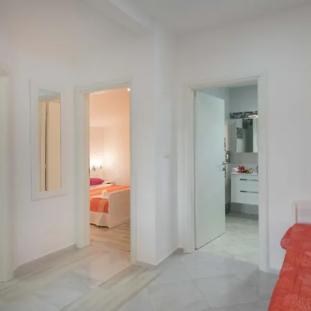 A8 - Modern Apt With Terrace 3 Min Walk To Beach