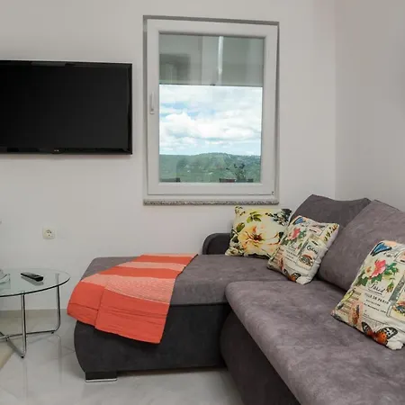 Appartement A8 - Modern Apt With Terrace 3 Min Walk To Beach *