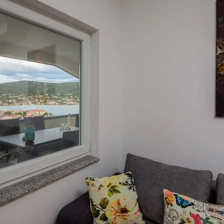 A8 - Modern Apt With Terrace 3 Min Walk To Beach *