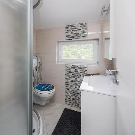 Appartement A8 - Modern Apt With Terrace 3 Min Walk To Beach