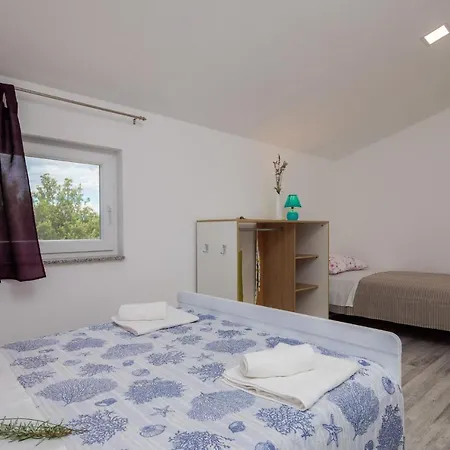 A8 - Modern Apt With Terrace 3 Min Walk To Beach