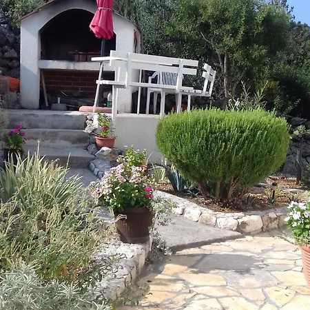 A8 - Modern Apt With Terrace 3 Min Walk To Beach Vinišće