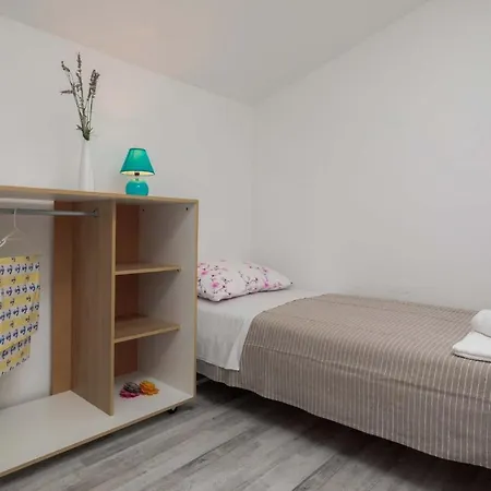 Appartement A8 - Modern Apt With Terrace 3 Min Walk To Beach *