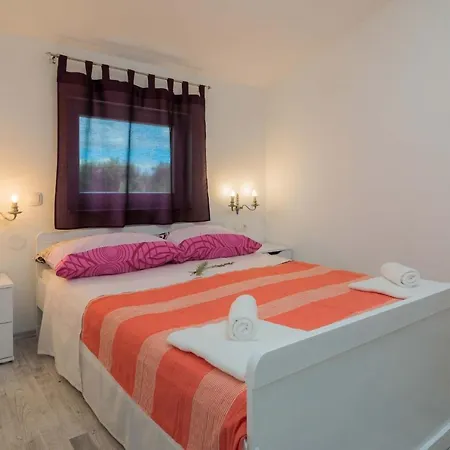 A8 - Modern Apt With Terrace 3 Min Walk To Beach Appartement *