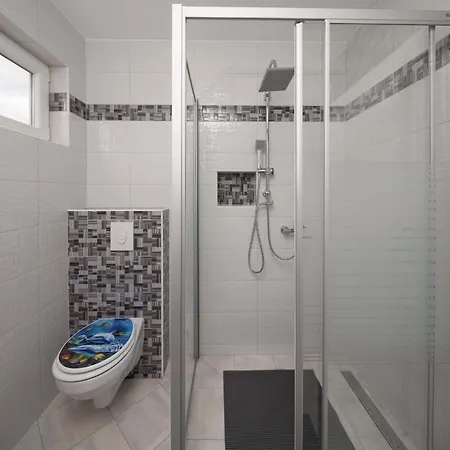 A8 - Modern Apt With Terrace 3 Min Walk To Beach Vinisce